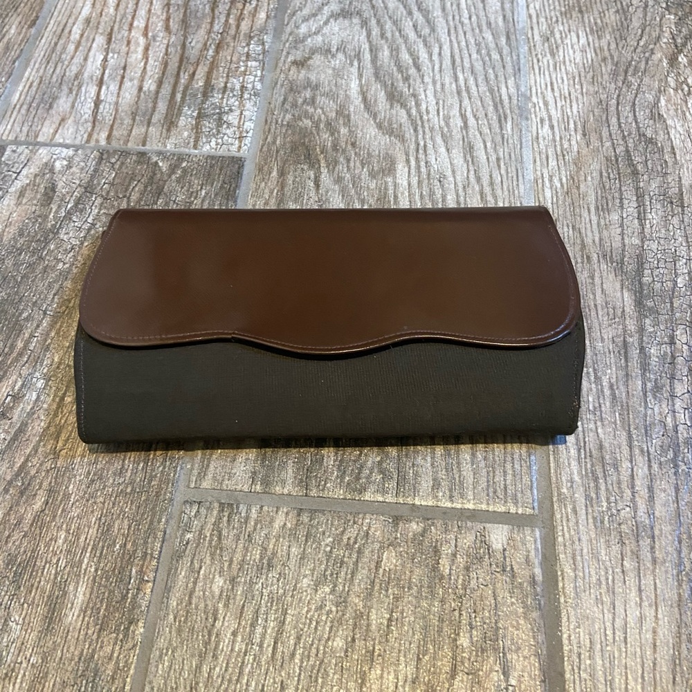 Vintage clutch